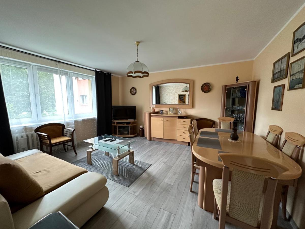 Tradycyjne Mieszkanie Przy Parku Norweskim Jelenia Gora Exterior photo