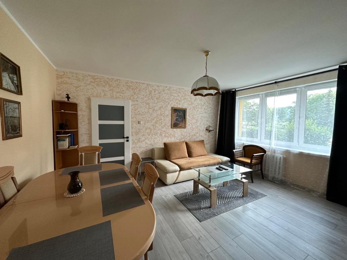 Tradycyjne Mieszkanie Przy Parku Norweskim Jelenia Gora Exterior photo